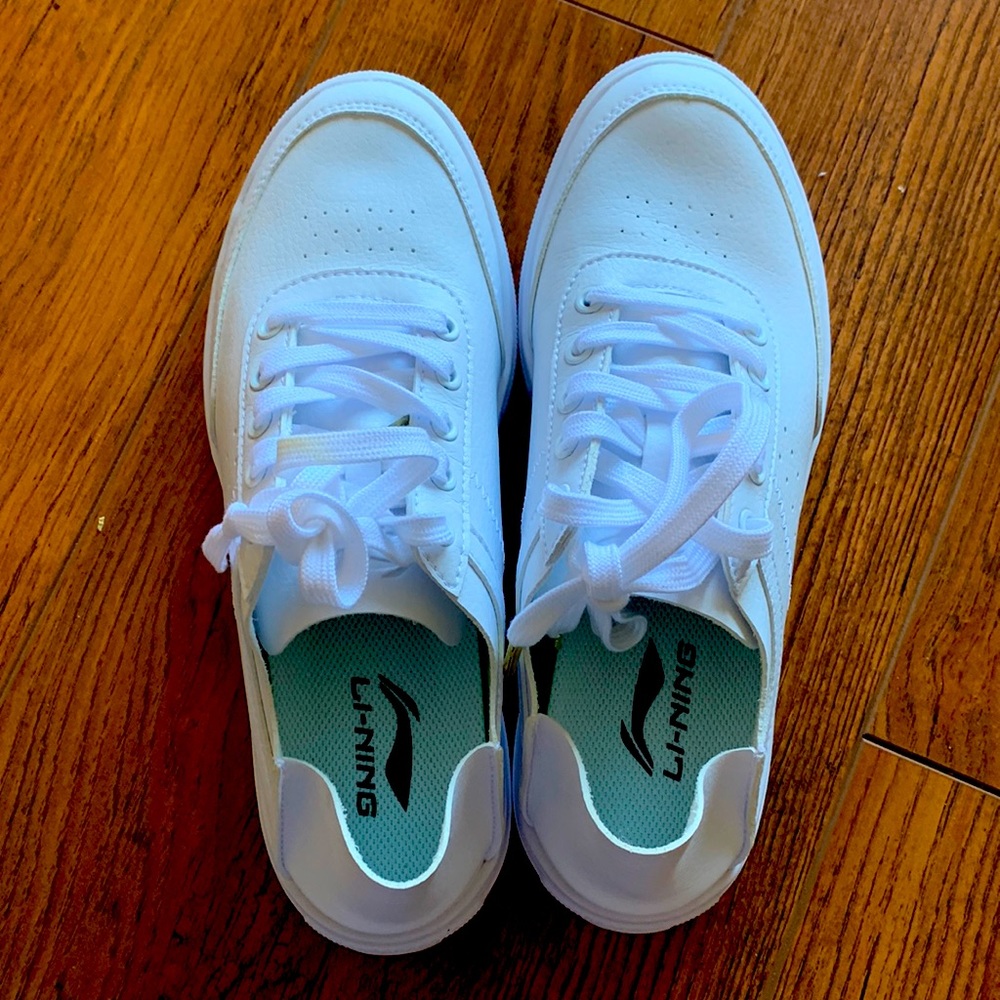 LiNing, us size 8, eur 39, white slip on tennis shoes